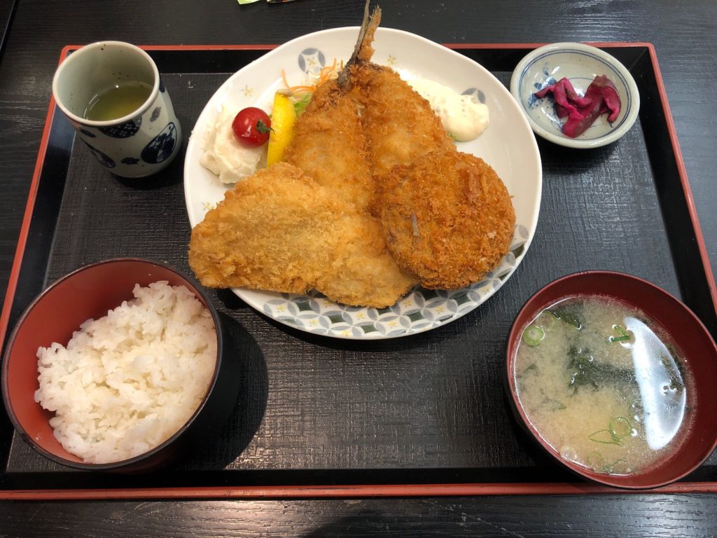 あじやアジフライ定食